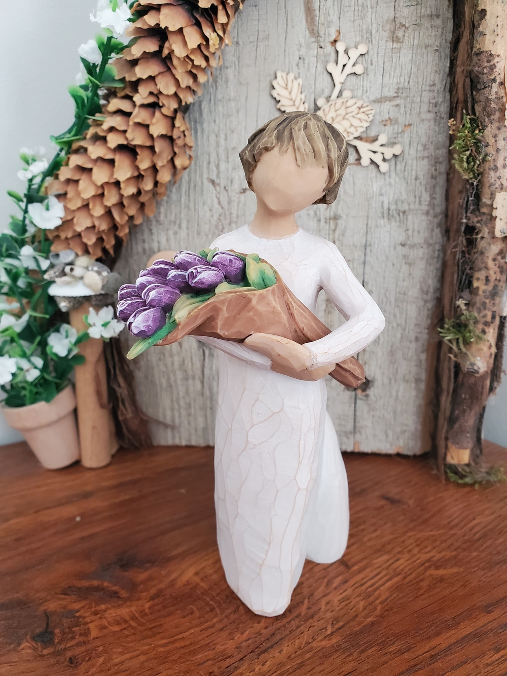 Willow Tree - Surprise 2018 - Girl Holding Purple Bouquet